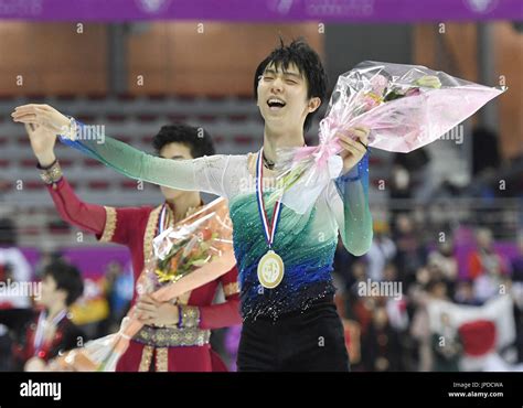 is yuzuru hanyu straight.